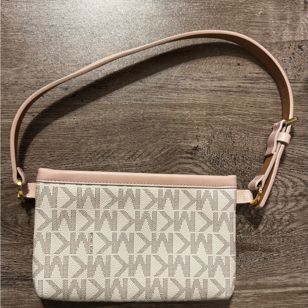 Michael kors Fanny pack/clutch